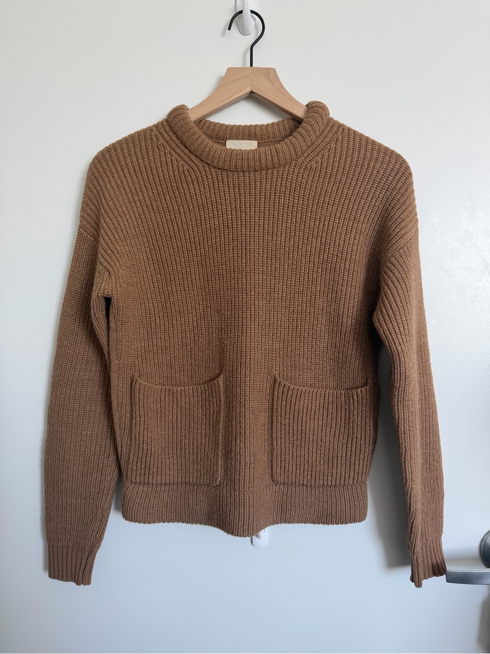 Wilfred Cozy Chunky Knit Pocket Wool Sweater in Camel XS
